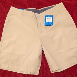 Columbia men’s khaki shorts